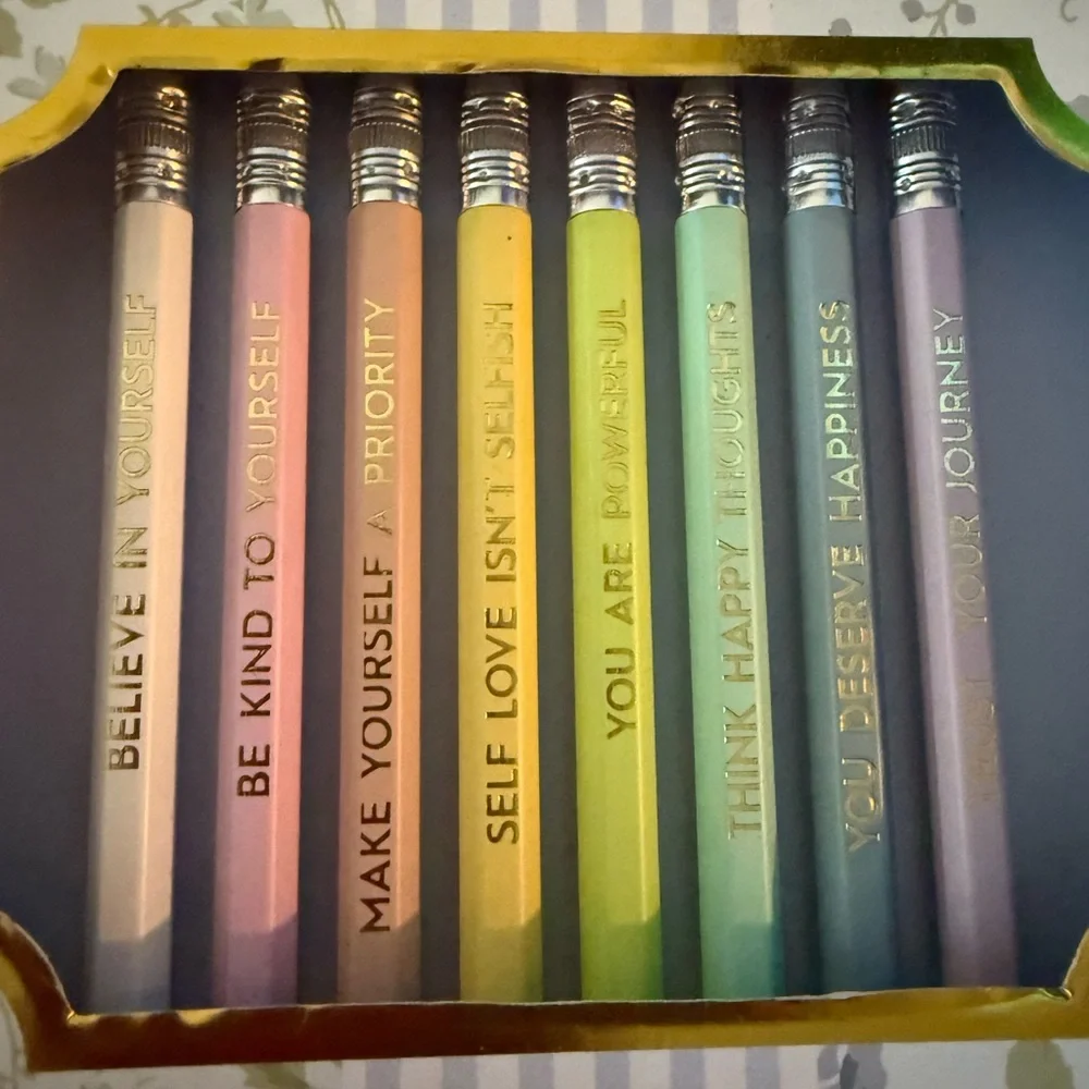 NIB Laura Ashley Pastel Pencil Set with Floral Design